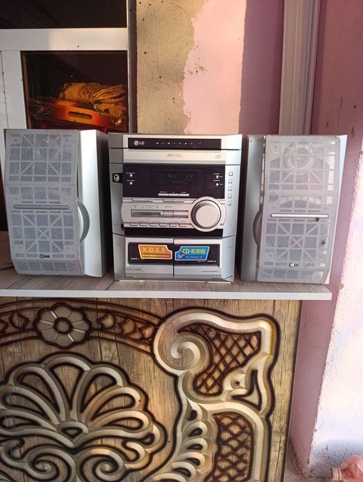 LG muzikalniy sentr xolati yaxshi Aux radio bor
