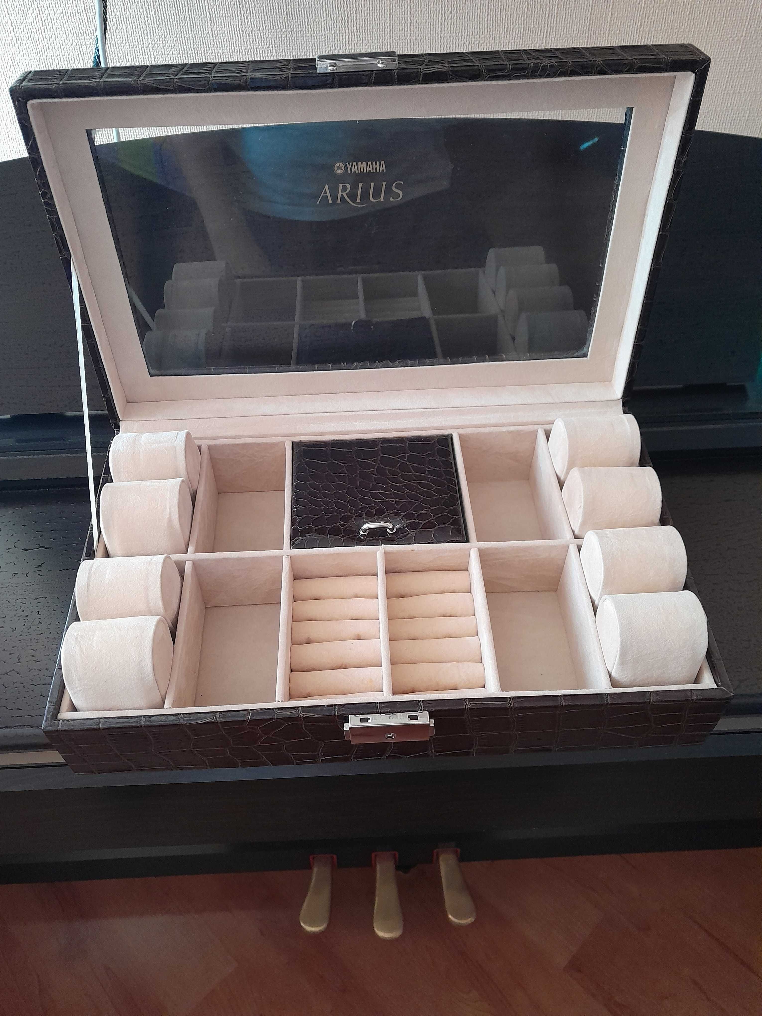Оригинальная коробка для аксессуаров из крокодильей кожи