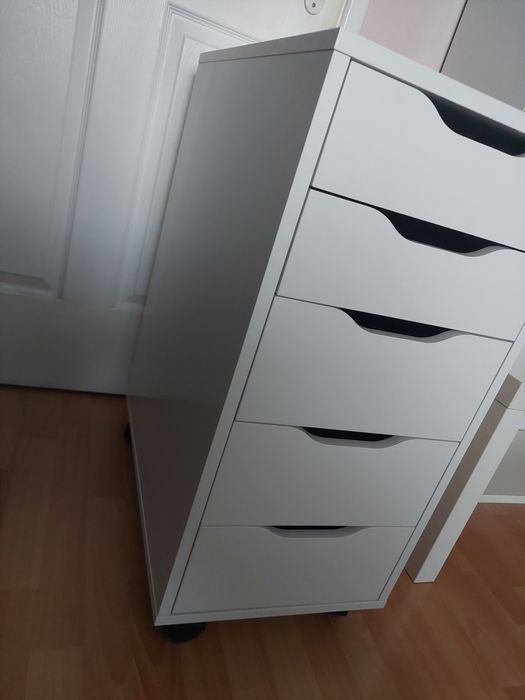 Контейнер на колелца Икеа.