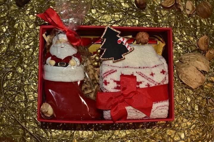 Коледна подаръчна кутия