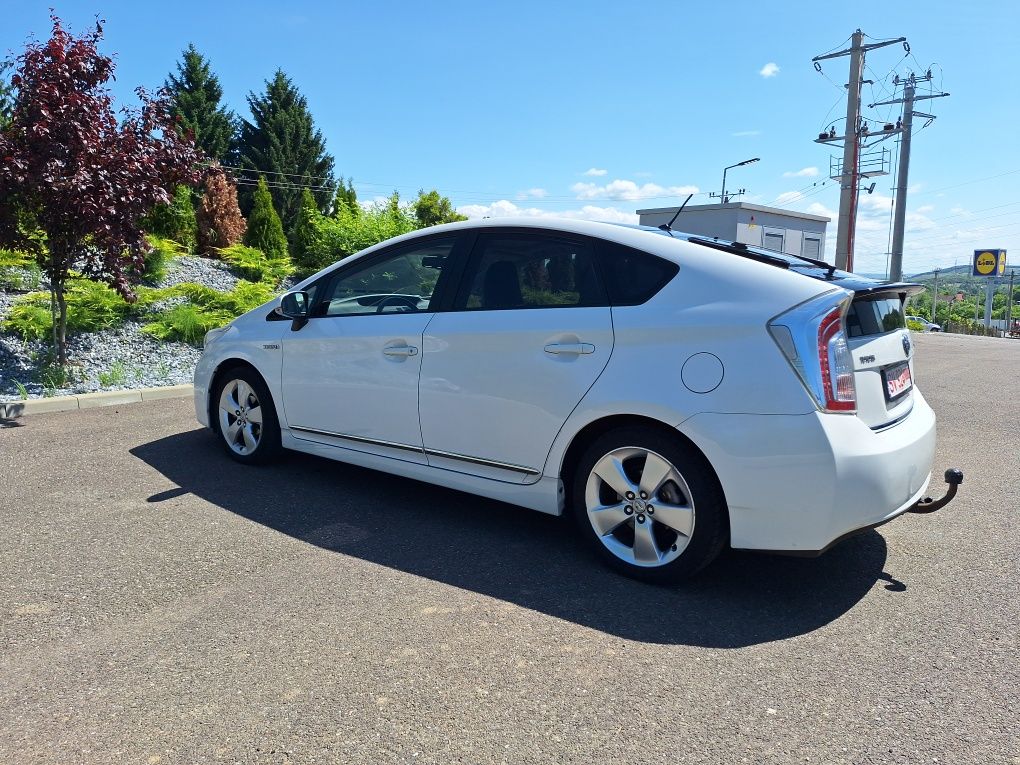 Toyota Prius Hybrid/2012/ Panoramic (solar) Bi-xenon/Navigație/Alb per