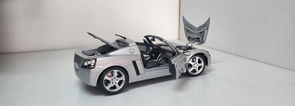 Machetă Opel speedster 1/18 Maisto