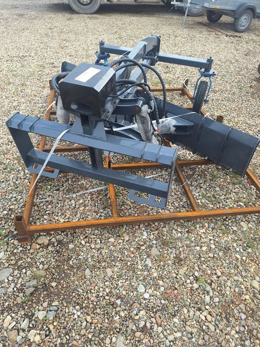 Mini greder atasabil la orice tip de miniincarcator