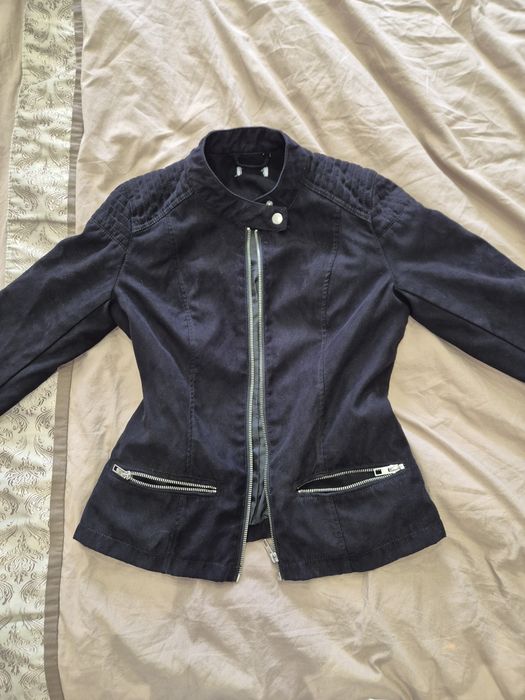 Черно есенно  яке