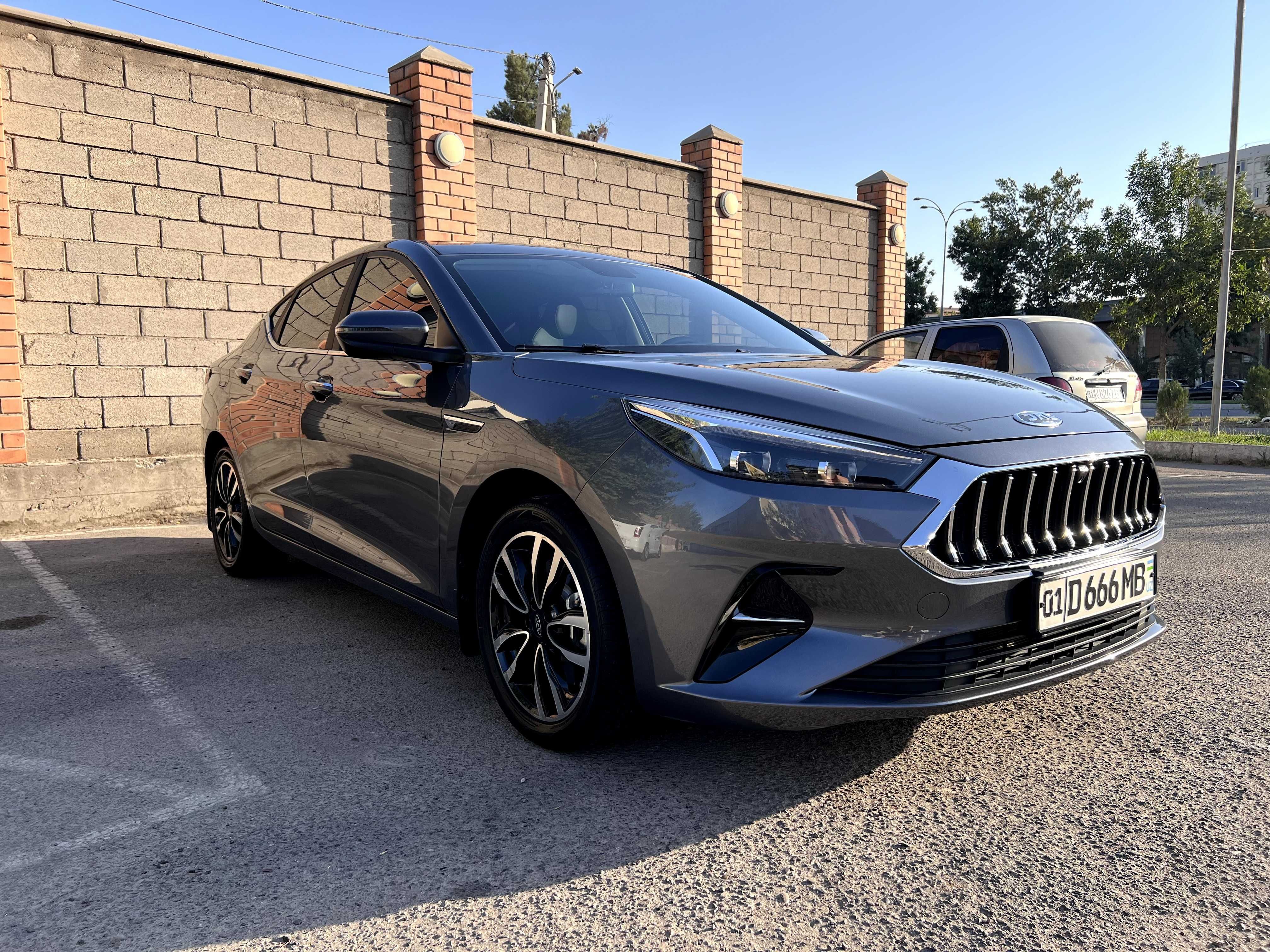 Лифтбек JAC J7 Luxury
