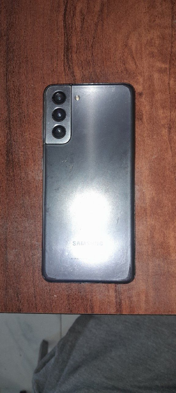 Samsung Galaxy S21 5g
Xotirasi 8/256
Xolati yaxshi 1-2 ta sarapina bor