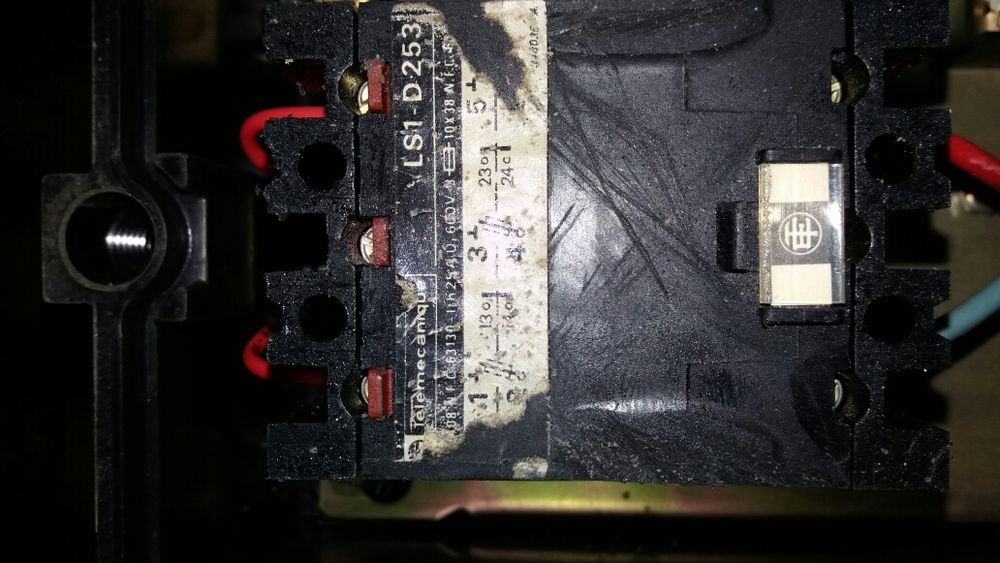 cutie cu separator de sarcina si priza