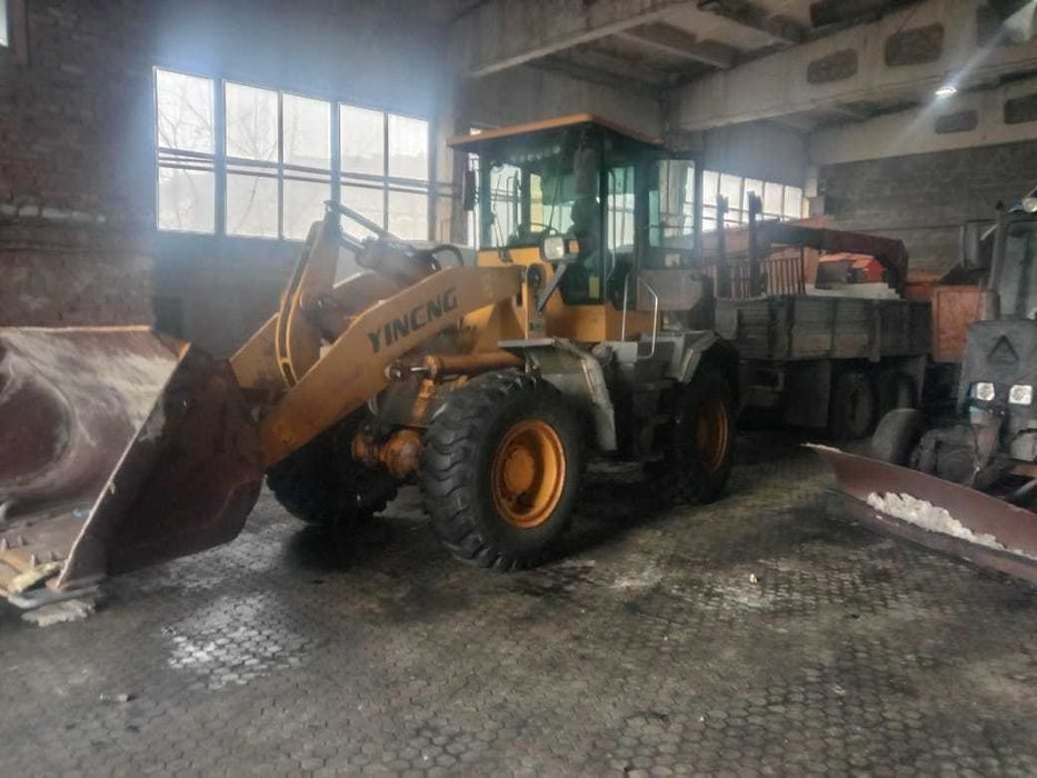 Продам двухкубовый погрузчик XCMG LW300F, срочно