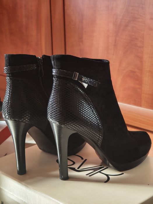 Дамски черни боти на тънък ток