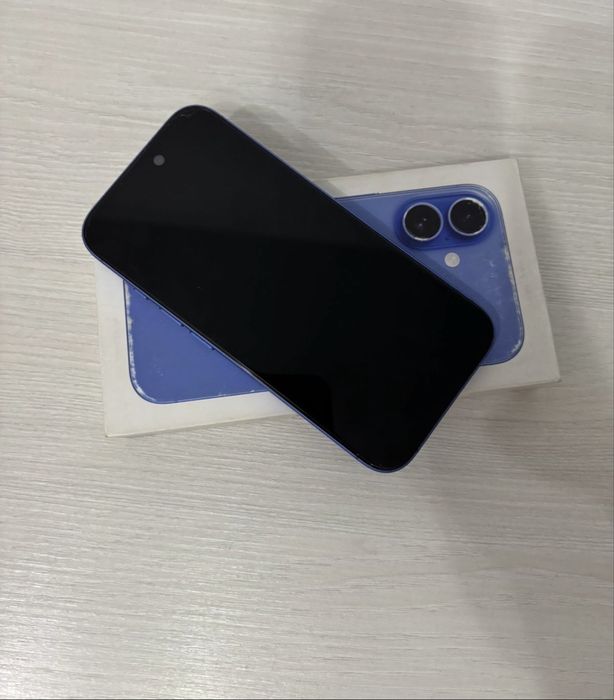 iphone 16 синий.