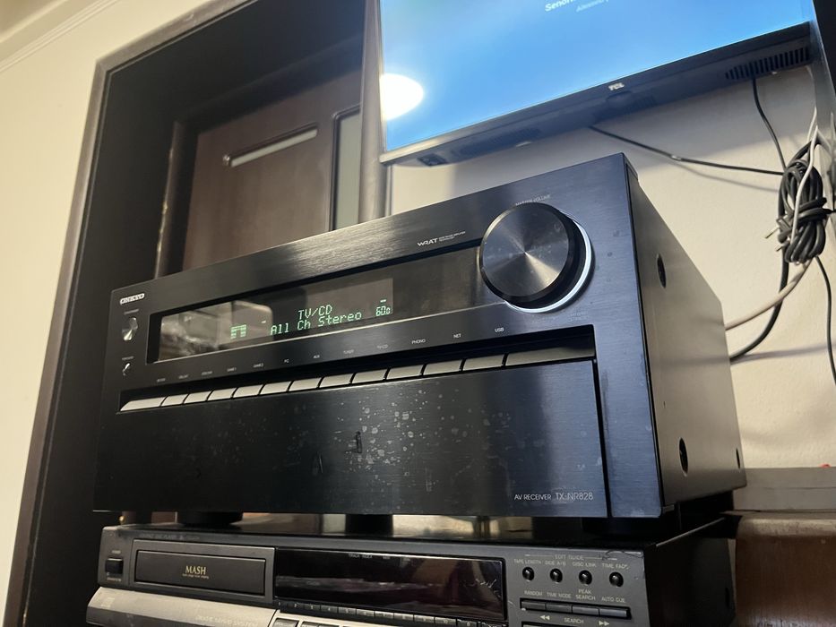 Onkyo TX-NR828 4k/7.2/Bluetooth/wifi/Dporify/Arc/usb/Dolby etc