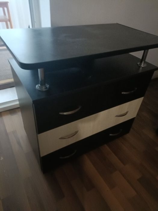 Vand comoda  si canapea  coltar extensibil ingust