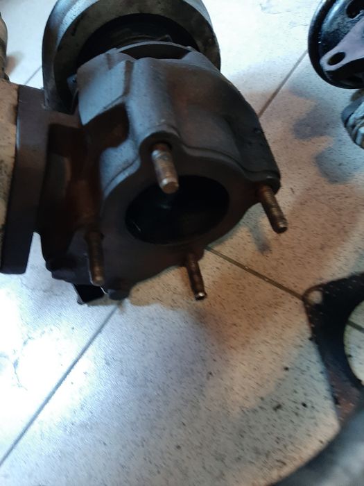 Двигател цял и турбо за Ауди Б4 90коня и за А4 помпа газа