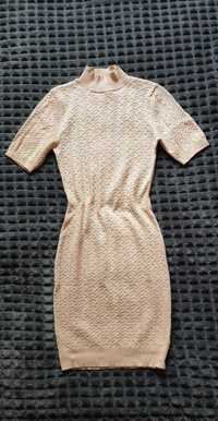 Еластична плетена рокля в цвят пудра