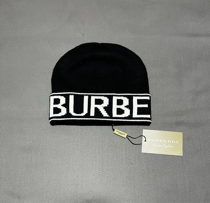 Шапки Burbarry Corteiz Ark teryx