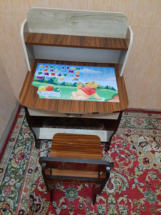 Продаю детская парта со стулом