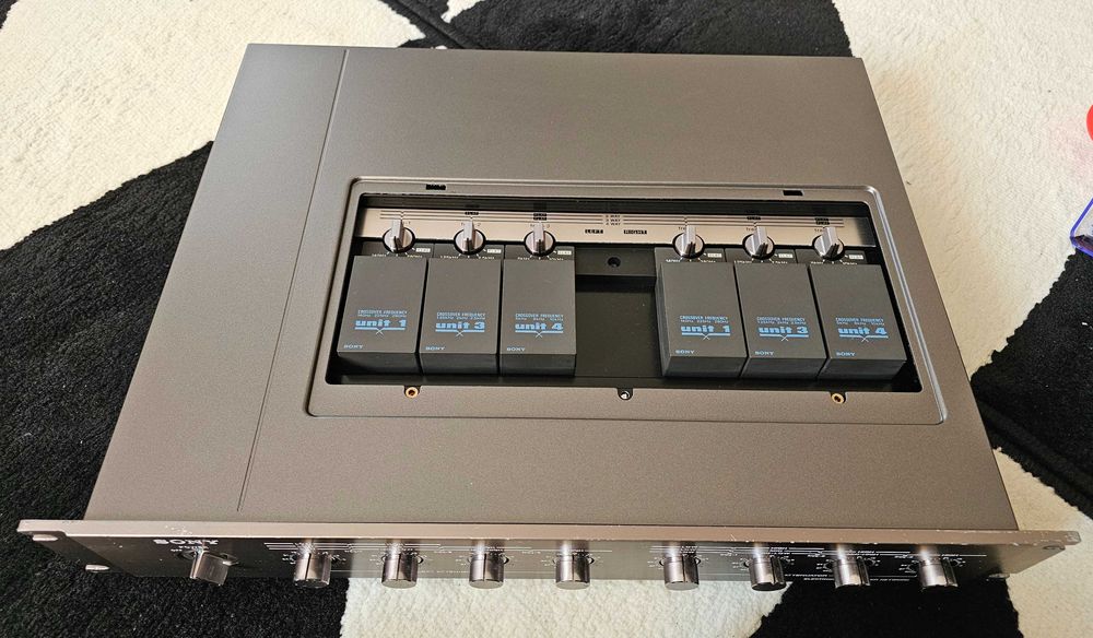 Sony TA-D88B Crossover Network echipat complet, preamplificator