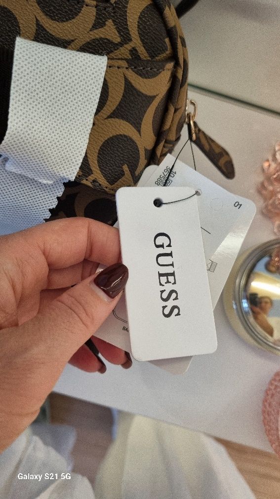 Guess-чанта за кръста