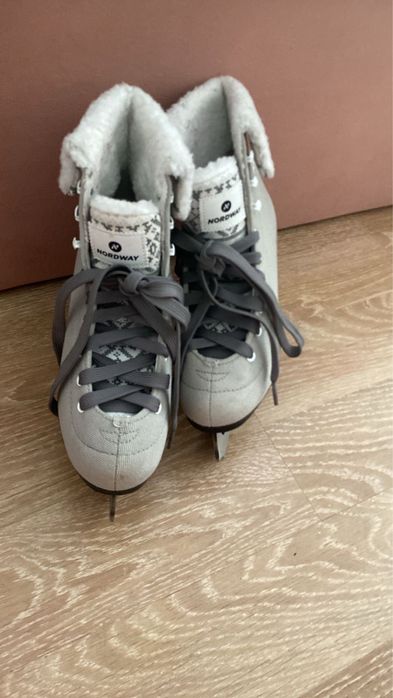 Женские коньки 36 размер