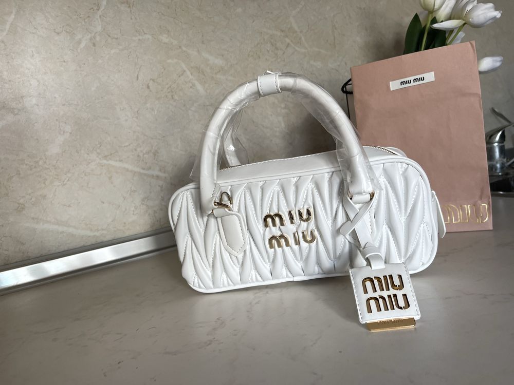 Чанта Miu Miu Arcadi бяла