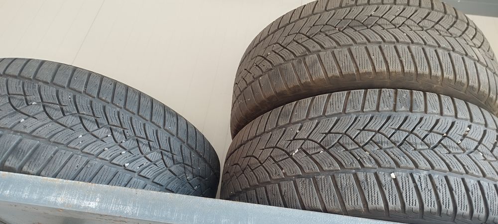 Зимни гуми Гудеар 255/45/19