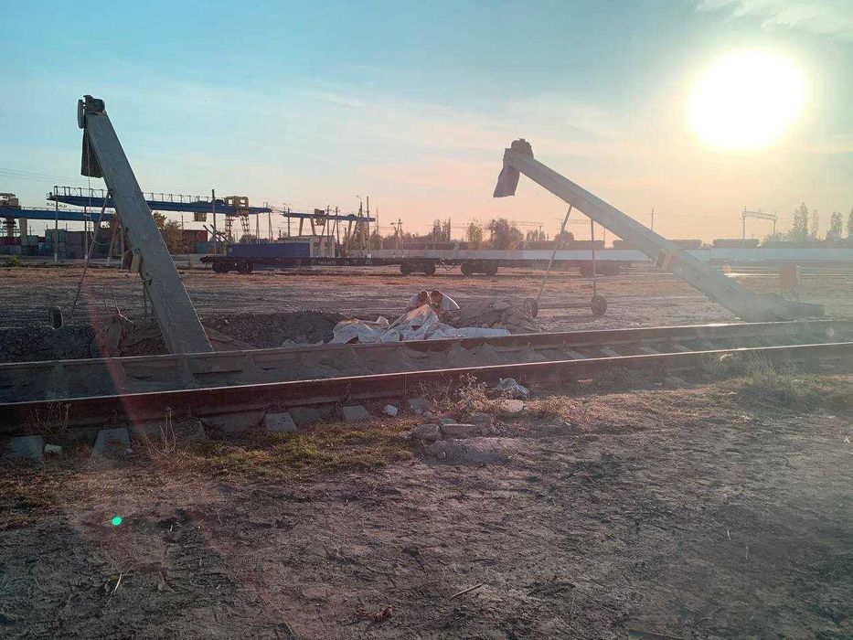 Шнек для погрузки и разгрузки цемента из вагонов в цементовоз