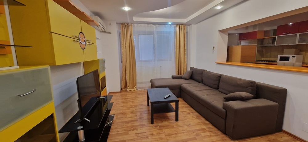 Apartament cu 3 camere mobilat complet de inchiriat