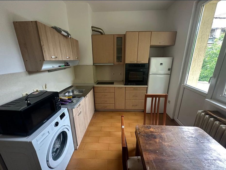 Дава се под наем Тристаен апартамент в София, Зона Б-19 - 80 кв.м за 650 € - Снимка #1