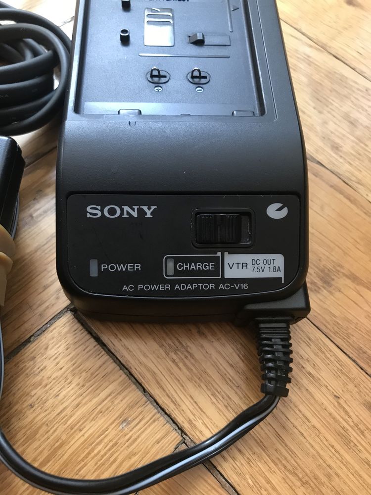 Sony CCD-TR330E - video 8 / HI 8 - în stare perfectă