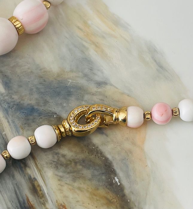 Колие  коралова огърлица   от ангелска  кожа