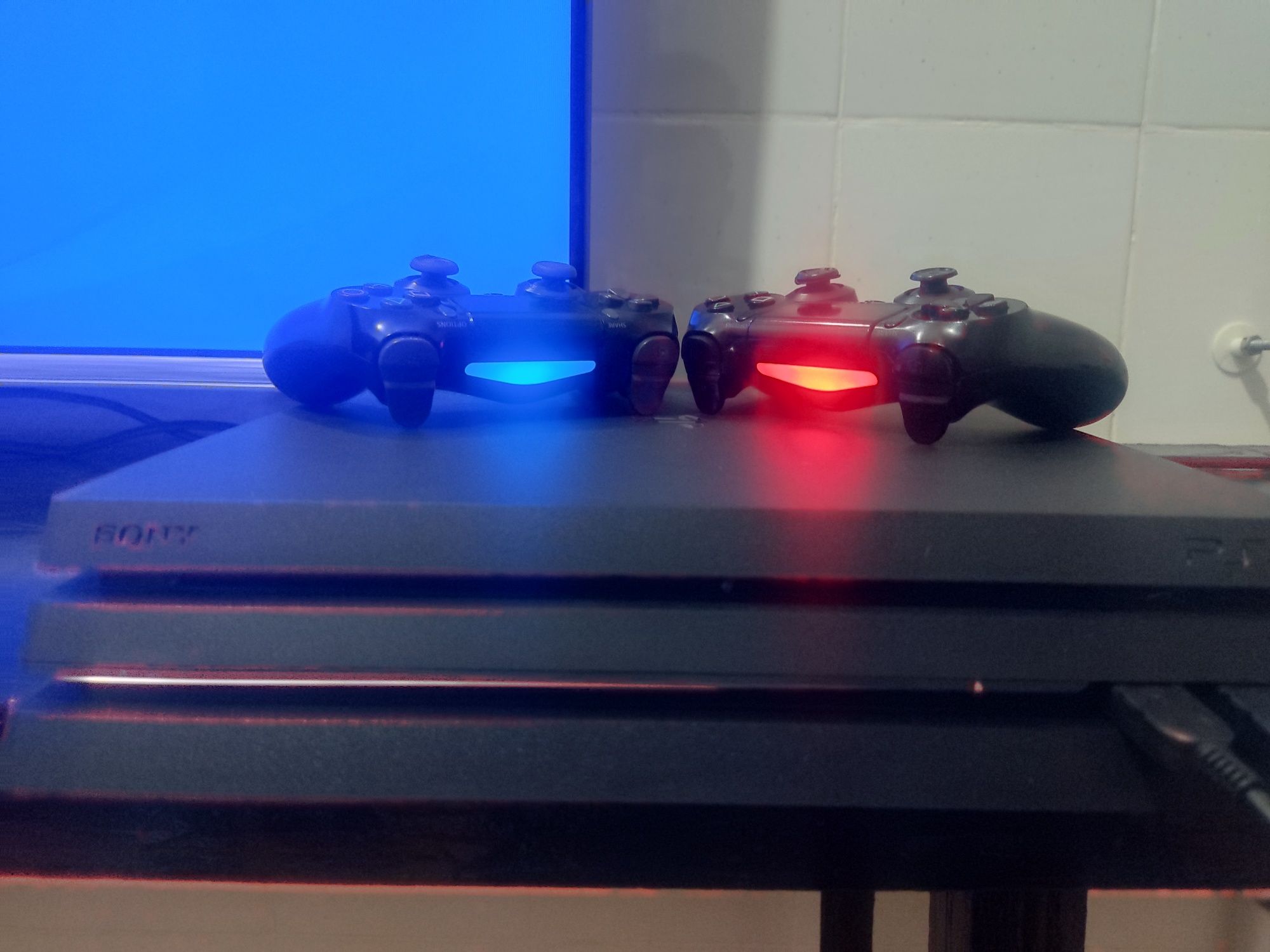 Ps4 pro hammasi zòr