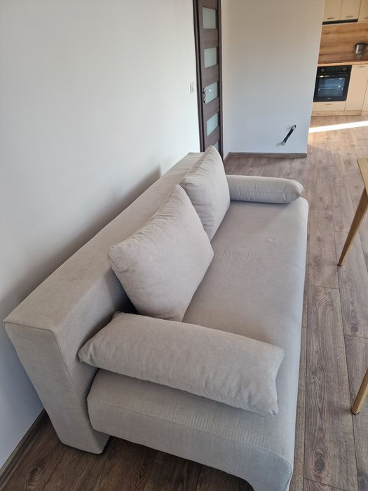 Продавам нов диван