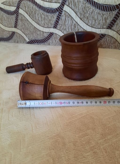 Mojar mare din lemn si spargator de nuci