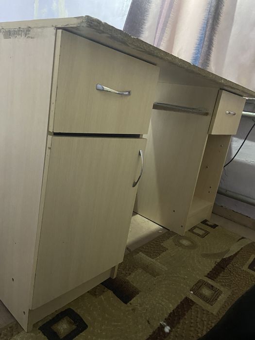 Продам письменный стол