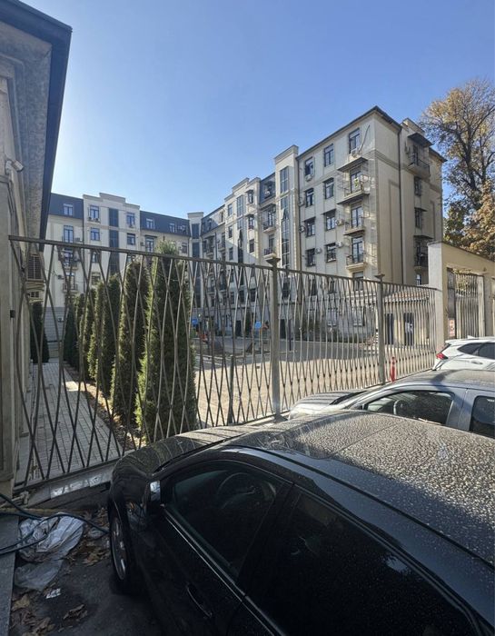 Срочно продаётся квартира Метро Мирзо Улугбек 10-квартил новастиройка