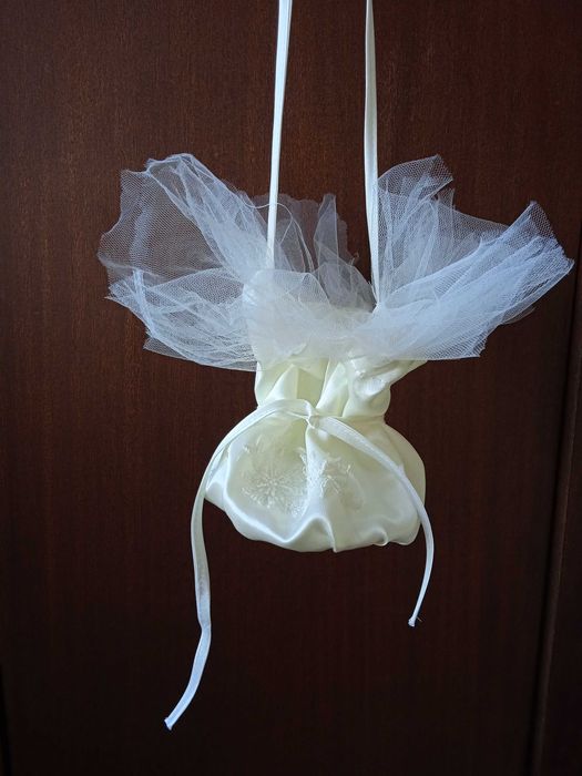 Булчинска рокля с перли