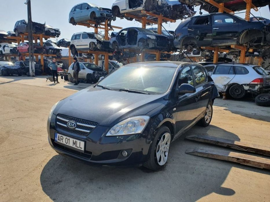 Dezmembrez Kia CEED an 2008, motor 1.6crdi 85kw 115cp dezmembrari cutie de viteze manuala 5+1
