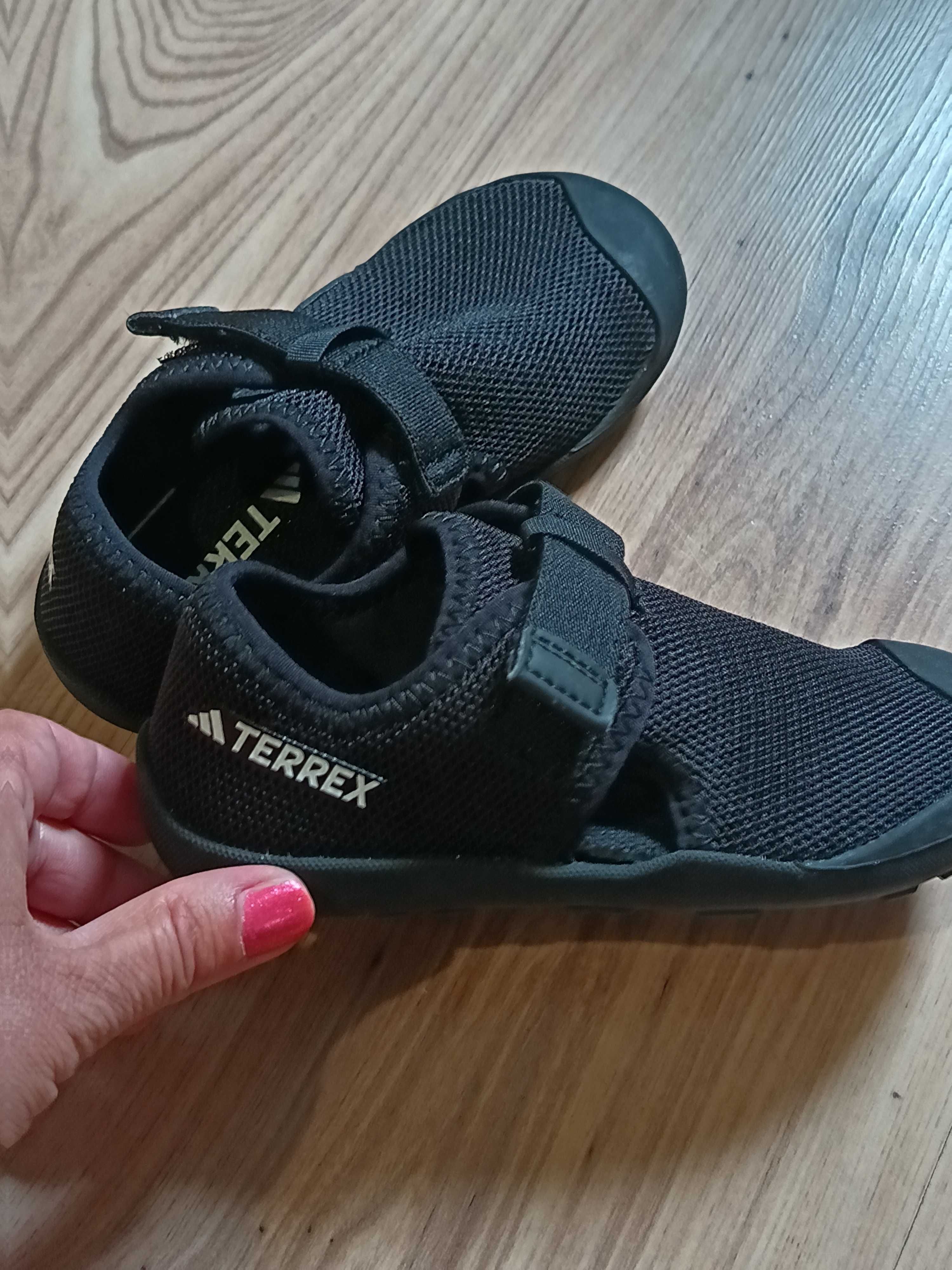 Нови Adidas детски сандали 27 номер