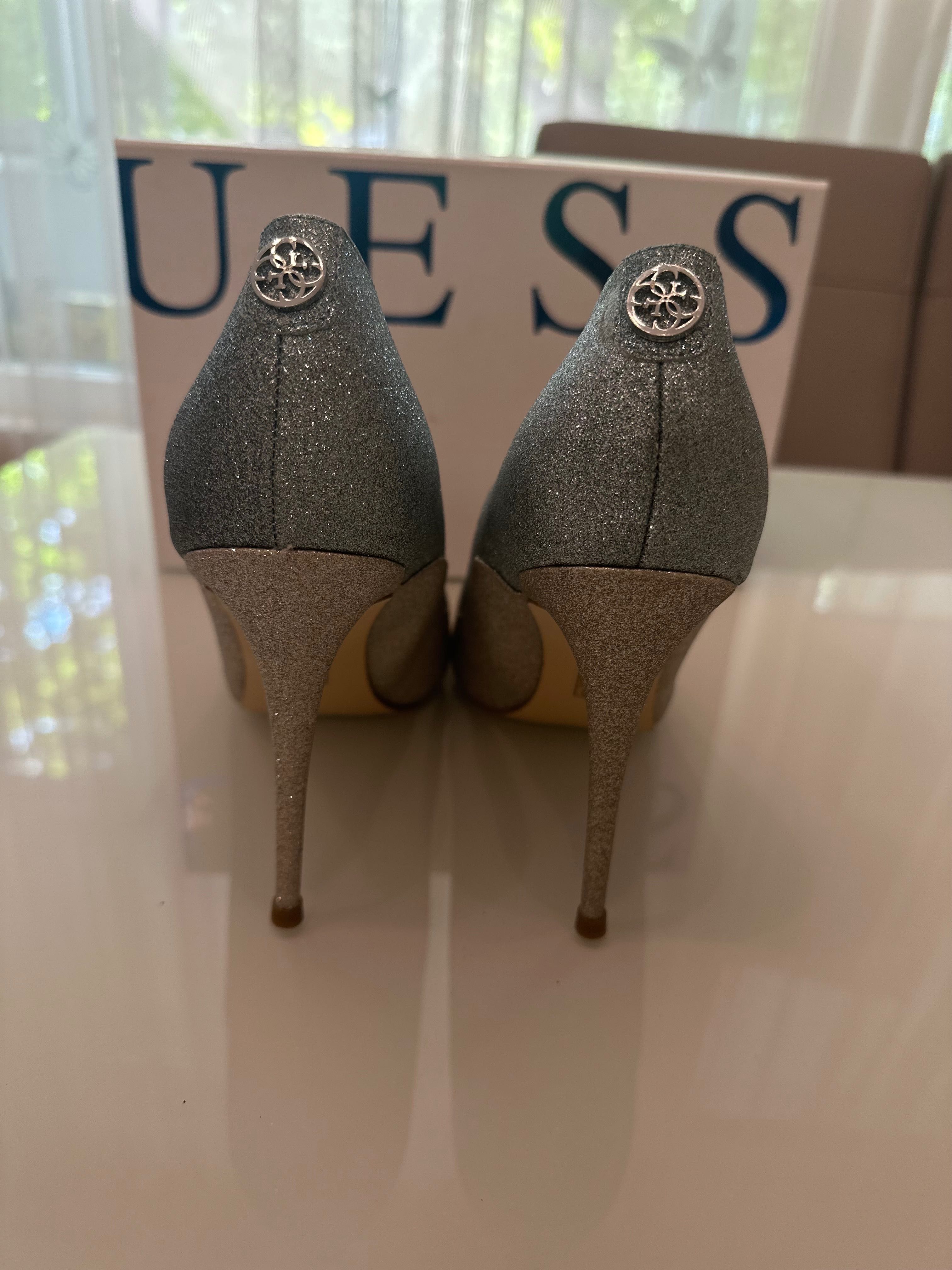 Дамски обувки Guess