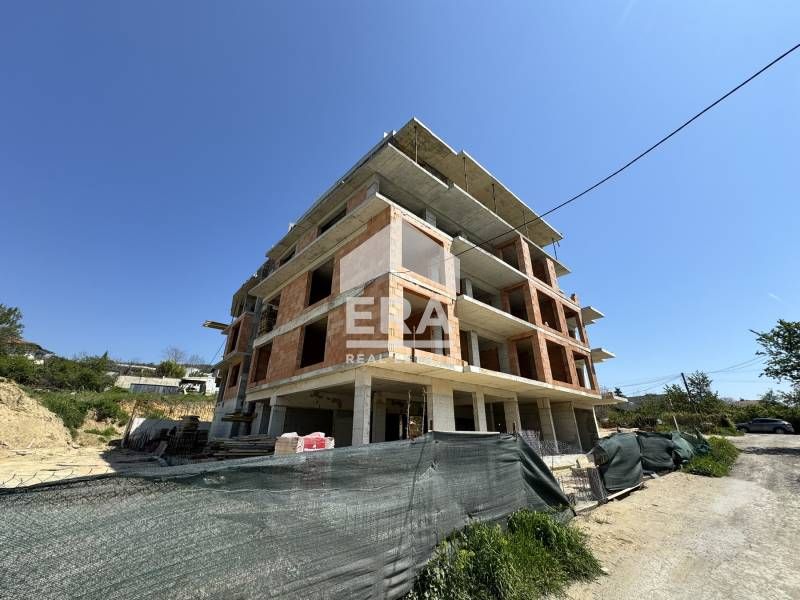 Продава се Тристаен апартамент в Варна, Левски - 107 кв.м за 1575 €/кв.м - Снимка #1