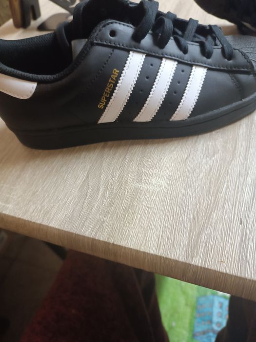 Vând adidasi Nr 38 Adidas 300 de lei