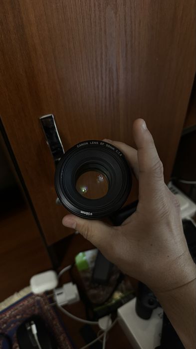 Canon EF 50 mm f/1.4 USM 250$
