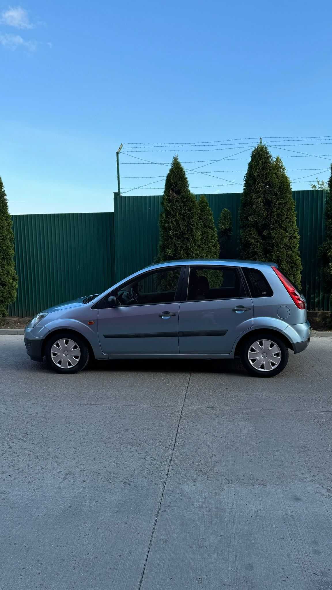 Dezmembrez Ford Fiesta 5 2003 hatchback 1.4