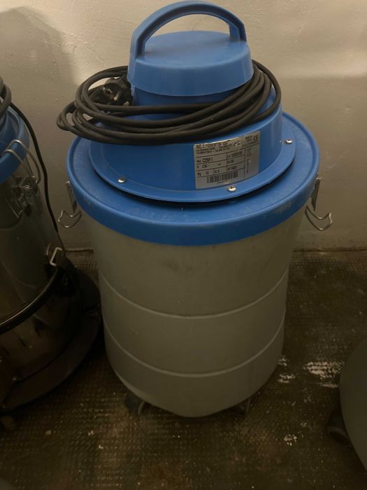 Aspirator profesional Fiorentini, aspira apa si praf