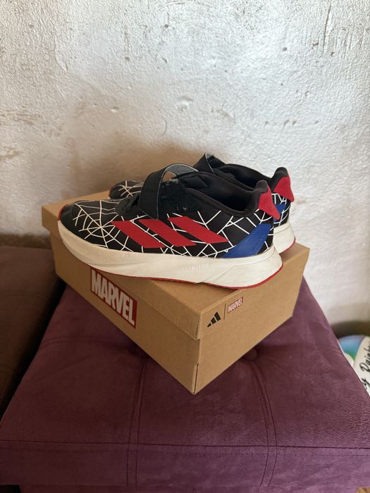 Adidas Marvel Spiderman маратонки за момче 33