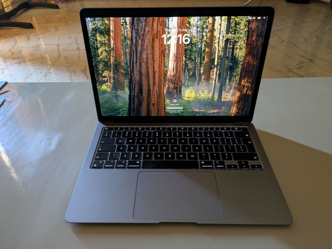 Apple Macbook Air M1