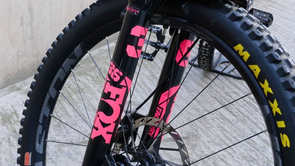 Santa Cruz Bronson, 27.5 L, карбон, FOX Factory 36 160 ход, SRAM XO1