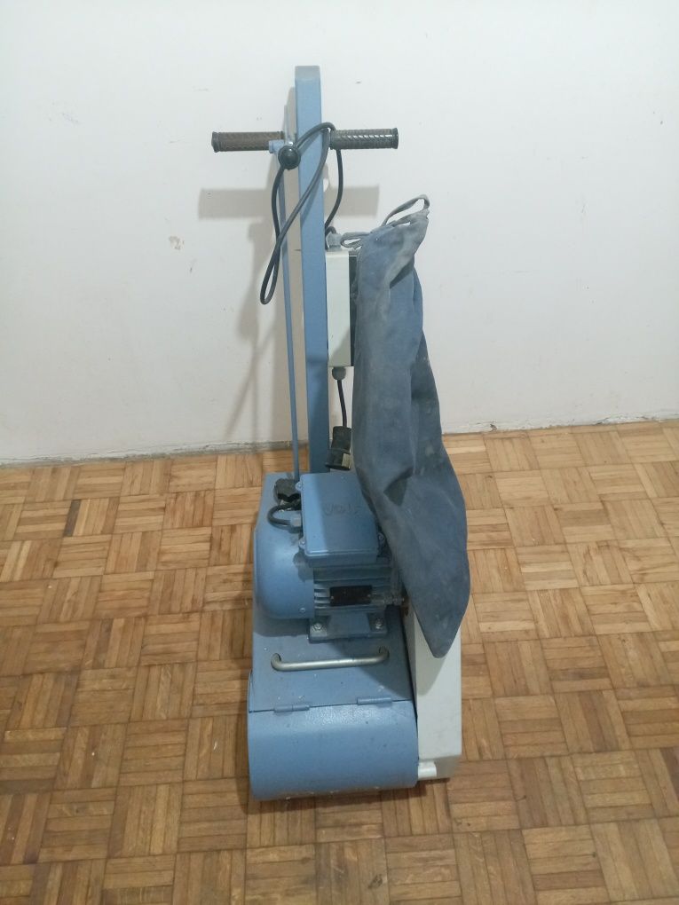 De vânzare mașina de rașchetat parchet