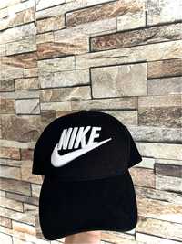 Оригинална шапка Nike с бродирано лого