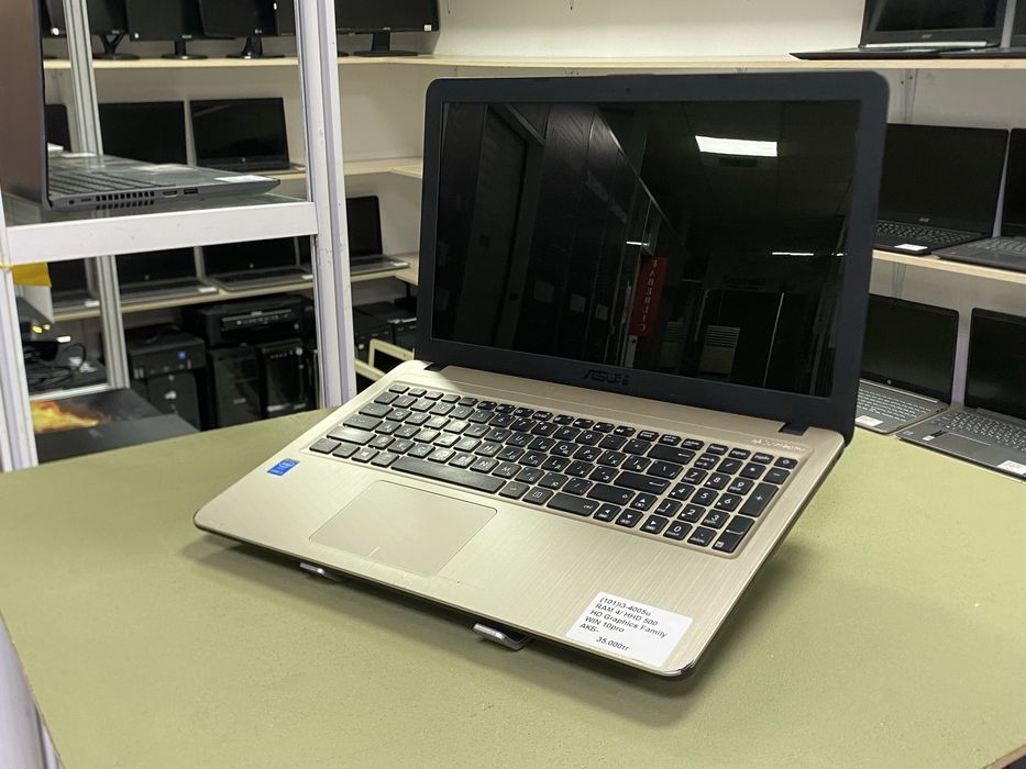 Ноутбук Asus / i3-4005U / 4GB /HHD500 / HD Graphics